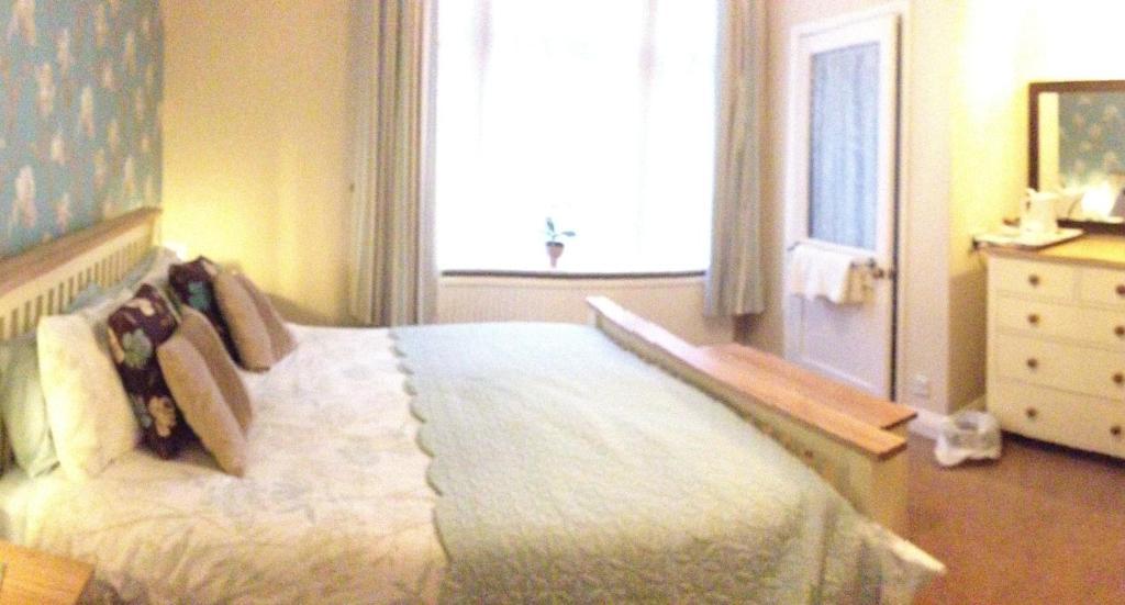 Fulford  The Hollies B&B 객실 사진